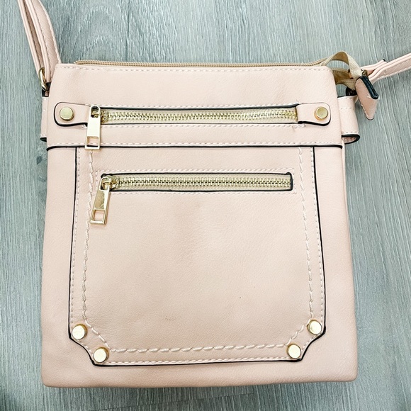 Handbags - Multi zip Crossbody ✨